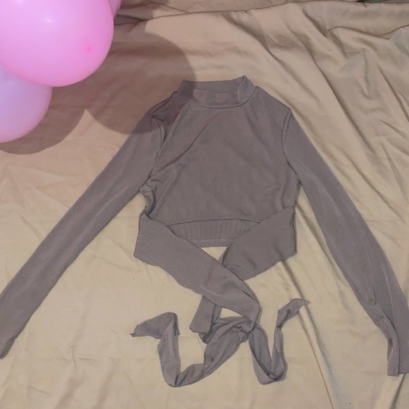 Women's tops - Picture 3 of 11